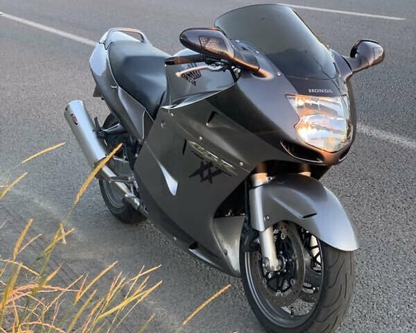 Сірий Хонда CBR 1100XX, об'ємом двигуна 1.1 л та пробігом 40 тис. км за 6800 $, фото 7 на Automoto.ua