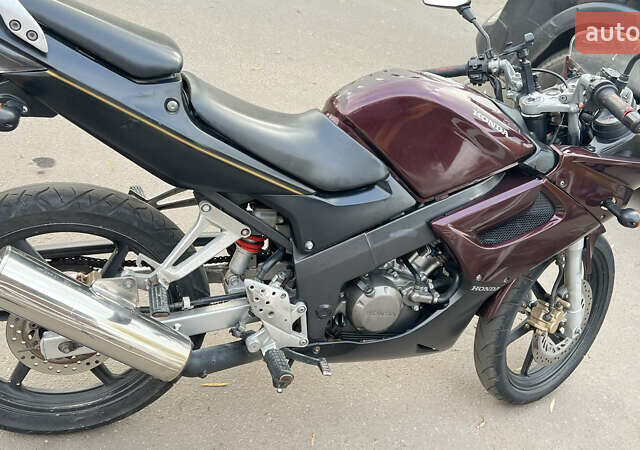 Червоний Хонда CBR 125R, об'ємом двигуна 0 л та пробігом 32 тис. км за 1298 $, фото 6 на Automoto.ua