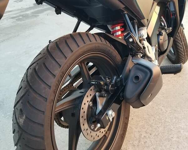 Красный Хонда CBR 125R, объемом двигателя 0.15 л и пробегом 1 тыс. км за 3000 $, фото 5 на Automoto.ua