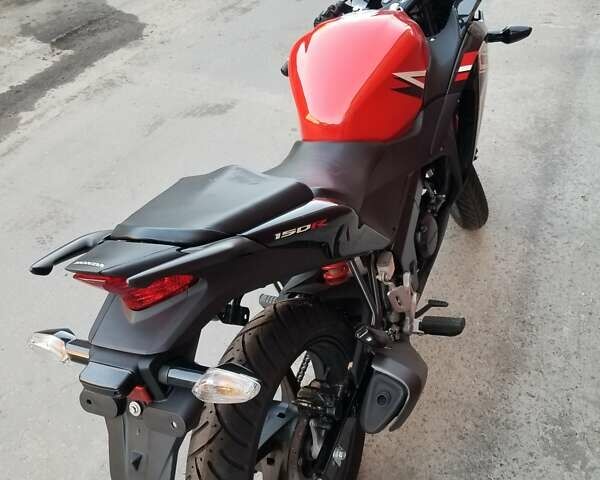 Красный Хонда CBR 125R, объемом двигателя 0.15 л и пробегом 1 тыс. км за 3000 $, фото 13 на Automoto.ua