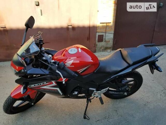 Красный Хонда CBR 125R, объемом двигателя 0.15 л и пробегом 1 тыс. км за 3000 $, фото 9 на Automoto.ua