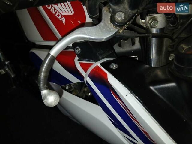Хонда CBR 125R, объемом двигателя 0 л и пробегом 43 тыс. км за 900 $, фото 2 на Automoto.ua