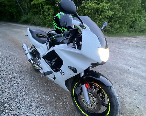 Білий Хонда CBR 600F, об'ємом двигуна 0.6 л та пробігом 50 тис. км за 1850 $, фото 4 на Automoto.ua