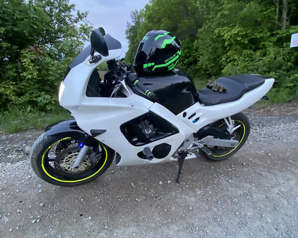 Білий Хонда CBR 600F, об'ємом двигуна 0.6 л та пробігом 50 тис. км за 1850 $, фото 7 на Automoto.ua