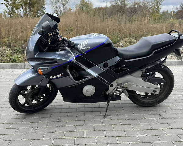 Черный Хонда CBR 600F, объемом двигателя 0.6 л и пробегом 94 тыс. км за 2200 $, фото 2 на Automoto.ua