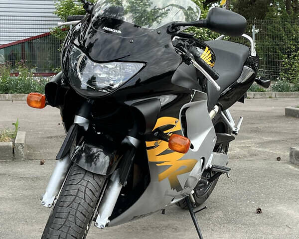 Черный Хонда CBR 600F, объемом двигателя 0.6 л и пробегом 20 тыс. км за 4500 $, фото 3 на Automoto.ua