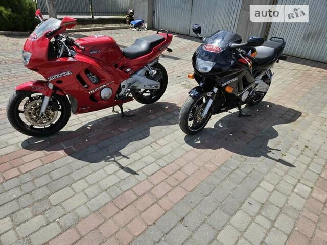 Черный Хонда CBR 600F, объемом двигателя 0 л и пробегом 27 тыс. км за 3000 $, фото 5 на Automoto.ua