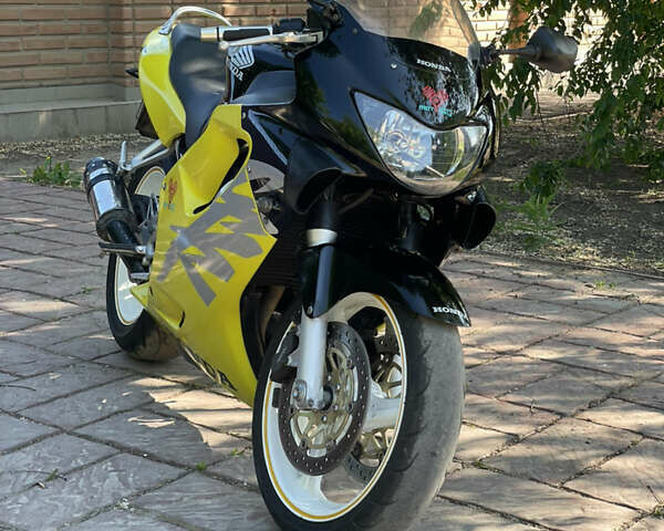 Черный Хонда CBR 600F, объемом двигателя 0.6 л и пробегом 62 тыс. км за 3650 $, фото 3 на Automoto.ua