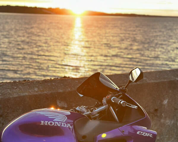 Фиолетовый Хонда CBR 600F, объемом двигателя 0.6 л и пробегом 65 тыс. км за 4900 $, фото 6 на Automoto.ua