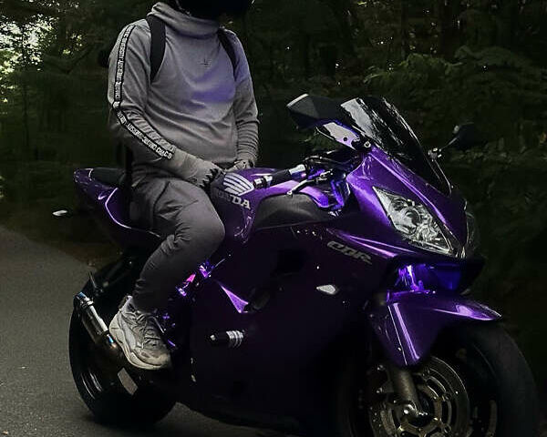 Фиолетовый Хонда CBR 600F, объемом двигателя 0.6 л и пробегом 65 тыс. км за 4900 $, фото 9 на Automoto.ua