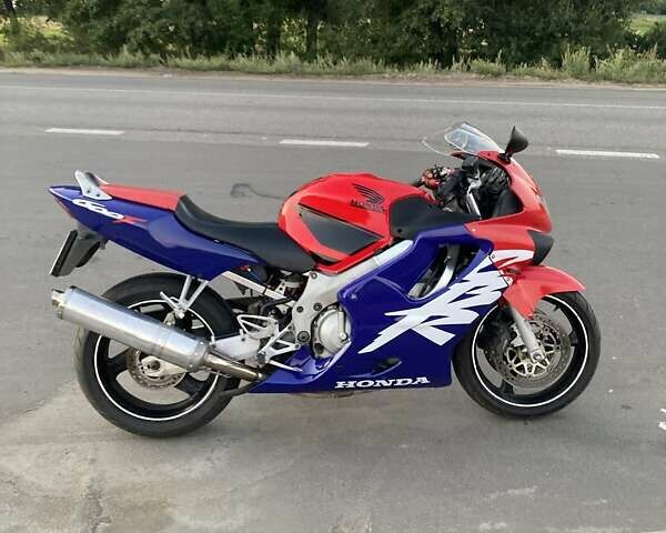 Красный Хонда CBR 600F, объемом двигателя 0.6 л и пробегом 55 тыс. км за 3500 $, фото 1 на Automoto.ua