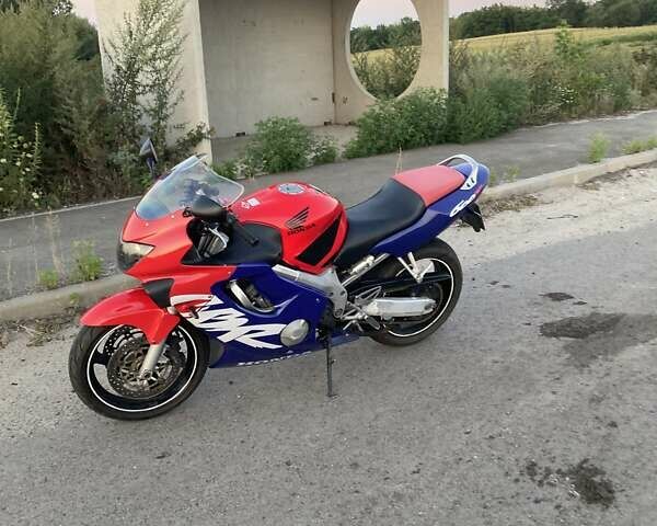 Красный Хонда CBR 600F, объемом двигателя 0.6 л и пробегом 55 тыс. км за 3500 $, фото 2 на Automoto.ua