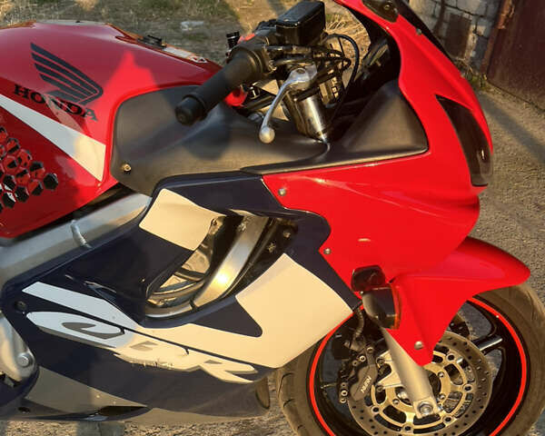 Красный Хонда CBR 600F, объемом двигателя 0.6 л и пробегом 46 тыс. км за 4700 $, фото 6 на Automoto.ua