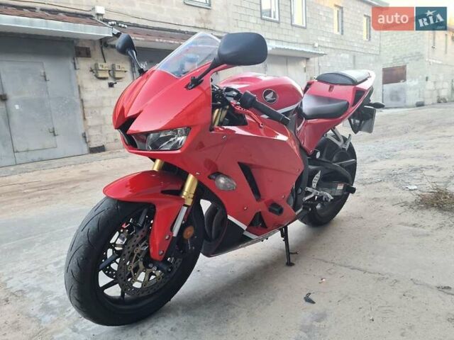 Красный Хонда CBR 600F, объемом двигателя 0.6 л и пробегом 8 тыс. км за 10000 $, фото 2 на Automoto.ua