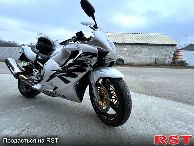 Хонда CBR 600F, объемом двигателя 0.6 л и пробегом 54 тыс. км за 3800 $, фото 6 на Automoto.ua