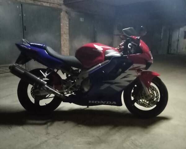 Хонда CBR 600F, об'ємом двигуна 0 л та пробігом 50 тис. км за 4000 $, фото 4 на Automoto.ua