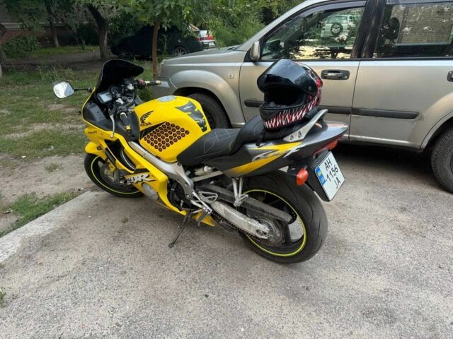 Хонда CBR 600F, объемом двигателя 0 л и пробегом 0 тыс. км за 3500 $, фото 2 на Automoto.ua