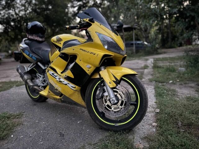 Хонда CBR 600F, объемом двигателя 0 л и пробегом 0 тыс. км за 3500 $, фото 1 на Automoto.ua