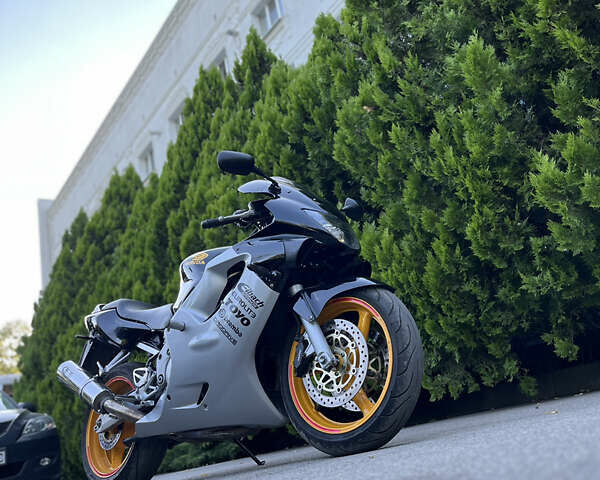Хонда CBR 600F, объемом двигателя 0 л и пробегом 41 тыс. км за 3900 $, фото 13 на Automoto.ua