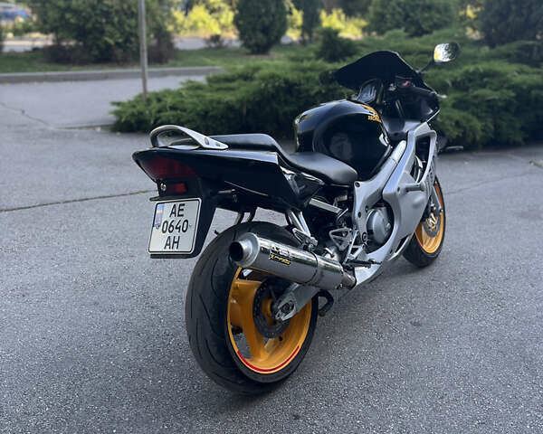 Хонда CBR 600F, объемом двигателя 0 л и пробегом 41 тыс. км за 3900 $, фото 3 на Automoto.ua
