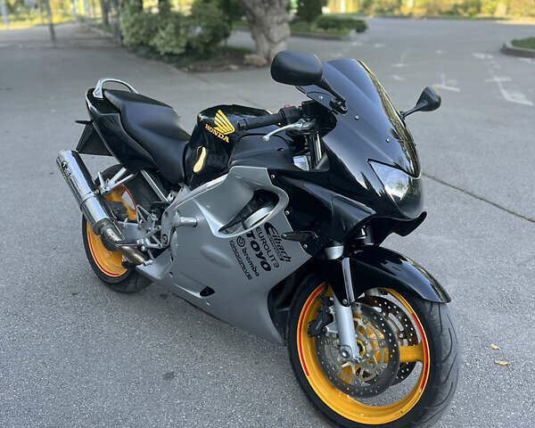 Хонда CBR 600F, объемом двигателя 0 л и пробегом 41 тыс. км за 3900 $, фото 1 на Automoto.ua