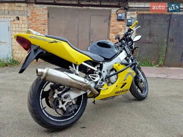 Желтый Хонда CBR 600F, объемом двигателя 0.6 л и пробегом 64 тыс. км за 3250 $, фото 1 на Automoto.ua