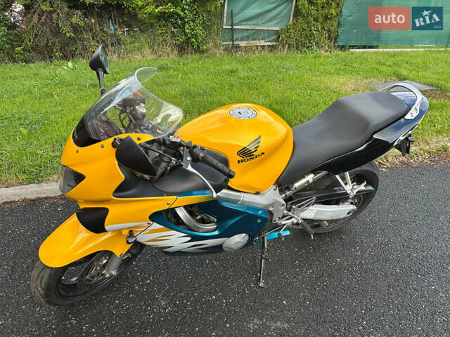 Желтый Хонда CBR 600F, объемом двигателя 0.6 л и пробегом 23 тыс. км за 4600 $, фото 2 на Automoto.ua
