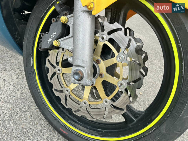 Желтый Хонда CBR 600F, объемом двигателя 0.6 л и пробегом 30 тыс. км за 4400 $, фото 2 на Automoto.ua