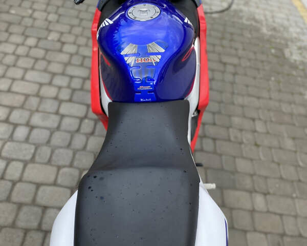 Синий Хонда CBR 600F, объемом двигателя 0.6 л и пробегом 26 тыс. км за 4450 $, фото 5 на Automoto.ua