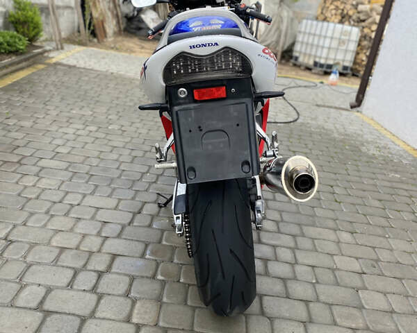 Синий Хонда CBR 600F, объемом двигателя 0.6 л и пробегом 26 тыс. км за 4450 $, фото 2 на Automoto.ua
