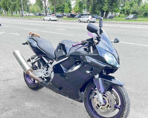 Черный Хонда CBR 600F4i, объемом двигателя 0.6 л и пробегом 71 тыс. км за 4900 $, фото 5 на Automoto.ua