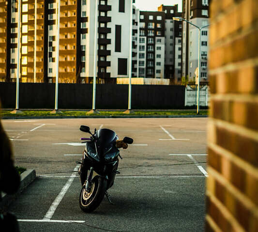 Черный Хонда CBR 600F4i, объемом двигателя 0.6 л и пробегом 71 тыс. км за 4900 $, фото 2 на Automoto.ua