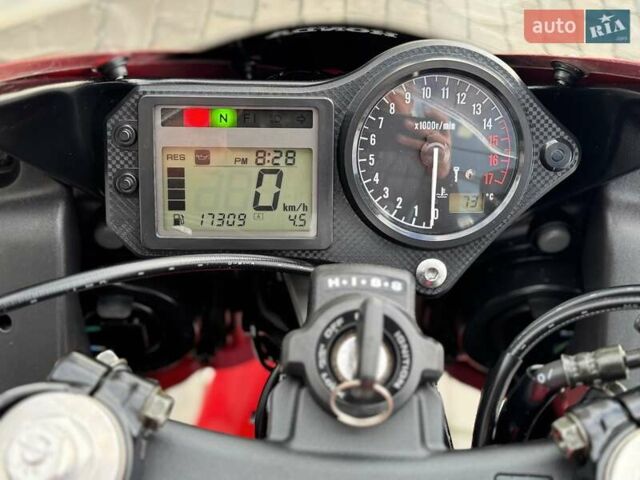 Красный Хонда CBR 600F4i, объемом двигателя 0.6 л и пробегом 17 тыс. км за 5999 $, фото 25 на Automoto.ua