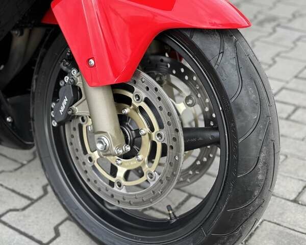 Красный Хонда CBR 600F4i, объемом двигателя 0.6 л и пробегом 17 тыс. км за 5999 $, фото 18 на Automoto.ua