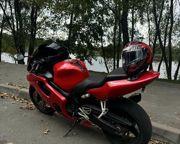 Красный Хонда CBR 600F4i, объемом двигателя 0.6 л и пробегом 7 тыс. км за 2799 $, фото 2 на Automoto.ua