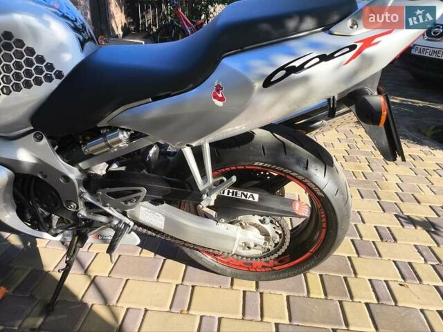 Сірий Хонда CBR 600F4i, об'ємом двигуна 0 л та пробігом 35 тис. км за 5100 $, фото 4 на Automoto.ua