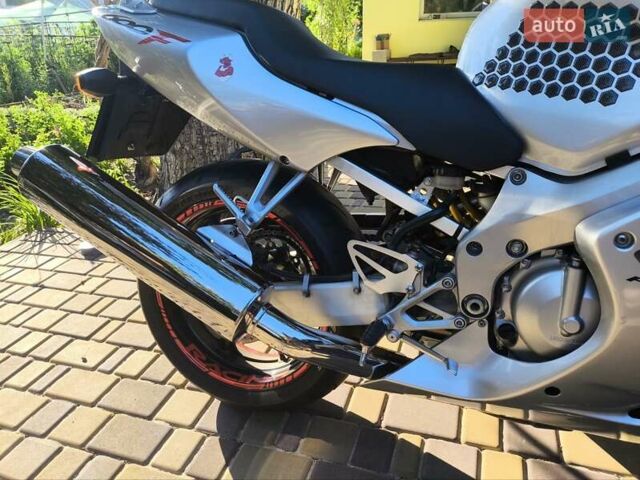 Сірий Хонда CBR 600F4i, об'ємом двигуна 0 л та пробігом 35 тис. км за 5100 $, фото 6 на Automoto.ua