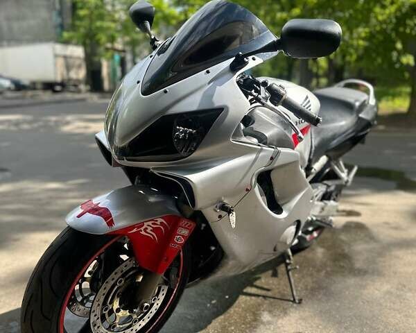 Серый Хонда CBR 600F4i, объемом двигателя 0.6 л и пробегом 46 тыс. км за 4500 $, фото 3 на Automoto.ua