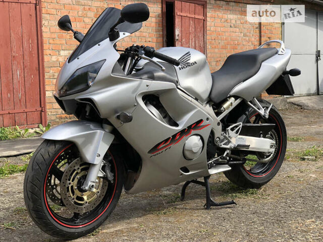 Сірий Хонда CBR 600F4i, об'ємом двигуна 0.6 л та пробігом 29 тис. км за 5100 $, фото 4 на Automoto.ua