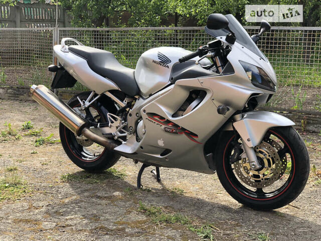 Сірий Хонда CBR 600F4i, об'ємом двигуна 0.6 л та пробігом 29 тис. км за 5100 $, фото 7 на Automoto.ua