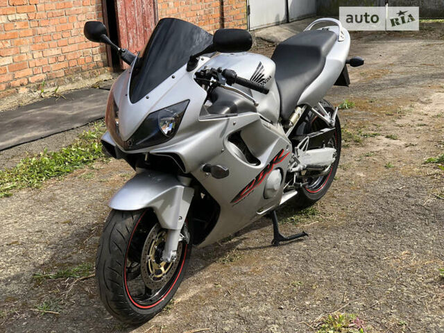 Сірий Хонда CBR 600F4i, об'ємом двигуна 0.6 л та пробігом 29 тис. км за 5100 $, фото 11 на Automoto.ua