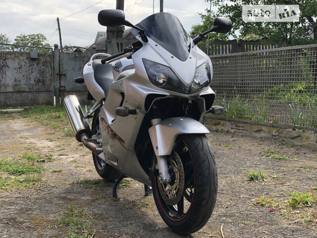 Серый Хонда CBR 600F4i, объемом двигателя 0.6 л и пробегом 29 тыс. км за 5100 $, фото 1 на Automoto.ua