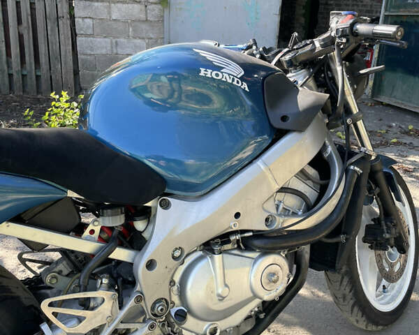 Синий Хонда CBR 600F4i, объемом двигателя 0.6 л и пробегом 70 тыс. км за 2000 $, фото 3 на Automoto.ua