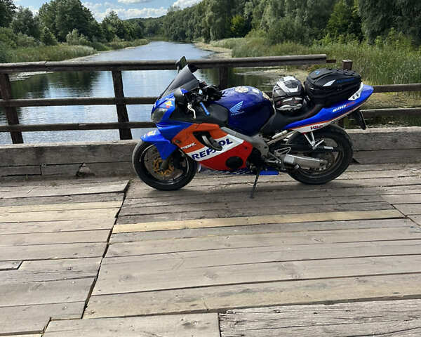 Синий Хонда CBR 600F4i, объемом двигателя 0.6 л и пробегом 68 тыс. км за 4500 $, фото 4 на Automoto.ua
