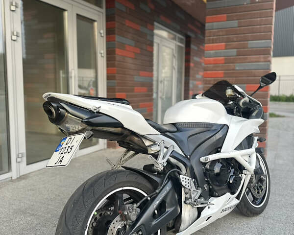 Белый Хонда CBR 600RR, объемом двигателя 0.6 л и пробегом 27 тыс. км за 6250 $, фото 5 на Automoto.ua