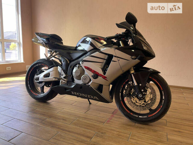 Чорний Хонда CBR 600RR, об'ємом двигуна 0 л та пробігом 79 тис. км за 5500 $, фото 2 на Automoto.ua