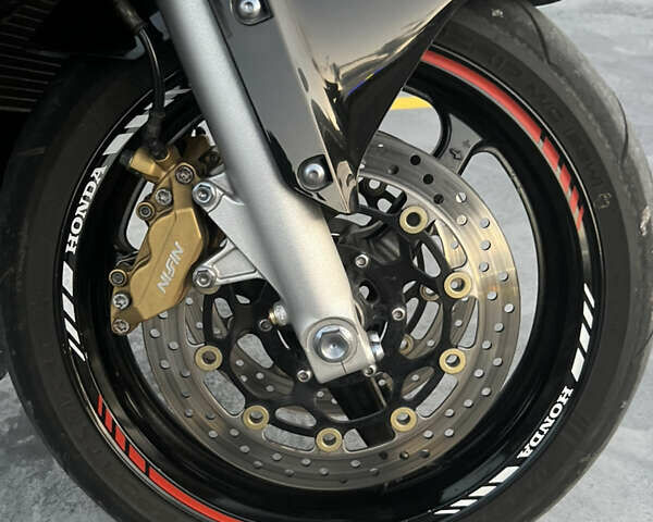 Черный Хонда CBR 600RR, объемом двигателя 0.6 л и пробегом 73 тыс. км за 5700 $, фото 2 на Automoto.ua