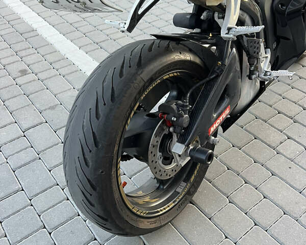 Черный Хонда CBR 600RR, объемом двигателя 0.6 л и пробегом 23 тыс. км за 8500 $, фото 13 на Automoto.ua