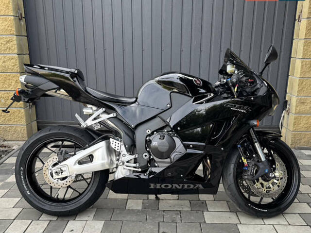 Черный Хонда CBR 600RR, объемом двигателя 0.6 л и пробегом 27 тыс. км за 10000 $, фото 3 на Automoto.ua