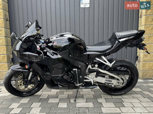 Черный Хонда CBR 600RR, объемом двигателя 0.6 л и пробегом 27 тыс. км за 10000 $, фото 7 на Automoto.ua